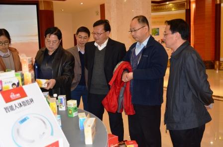 1447724360861082778.jpg 國家食藥監(jiān)總局領(lǐng)導(dǎo)到 仁和集團(tuán)調(diào)研 (1).jpg