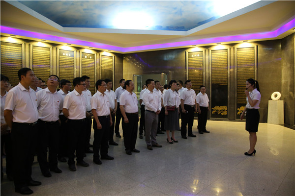 1532333702201072452.jpg 緬懷革命先烈 接受紅色教育1.jpg